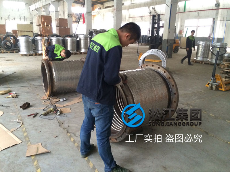 君临国际大口径金属软管生产现场曝光 君临国际大口径金属软管生产现场曝光